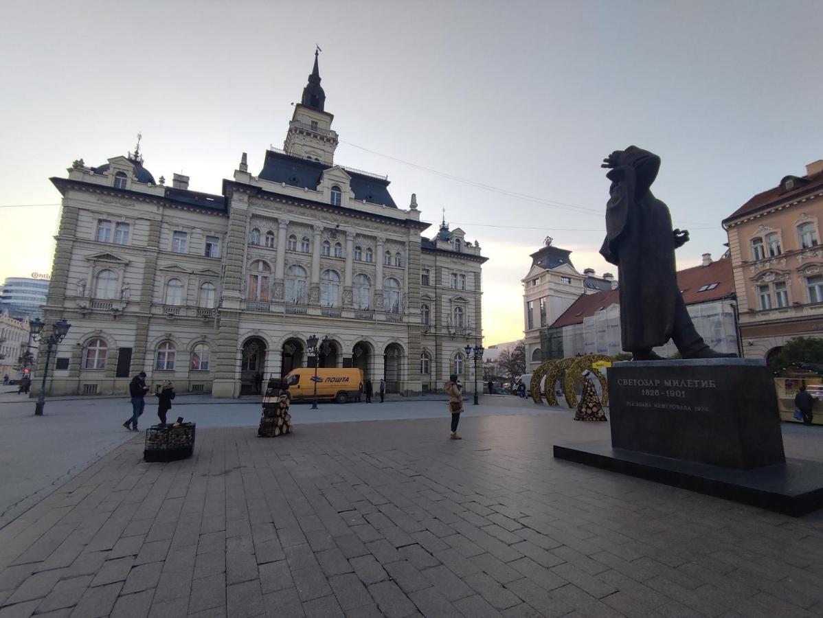 Woody Appartement Novi Sad Buitenkant foto