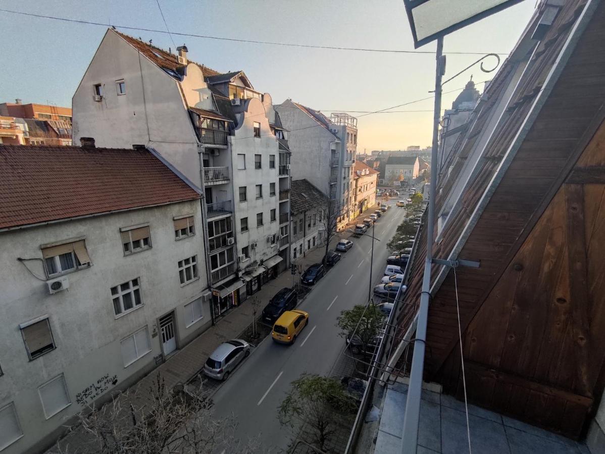 Woody Appartement Novi Sad Buitenkant foto