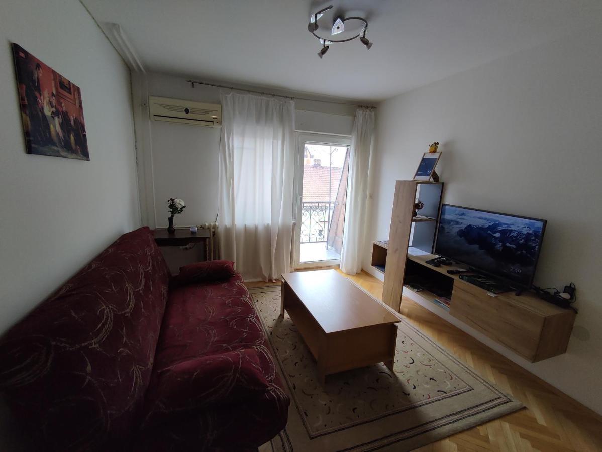 Woody Appartement Novi Sad Buitenkant foto